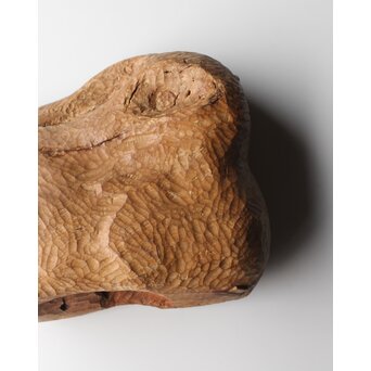 恐竜か 駱駝か 木彫オブジェ　X399 
