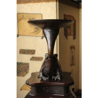 蛙の斑柴銅 薄端/花器　M350 