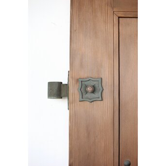 観音開 門扉一対　W088 釘隠しなども景色に