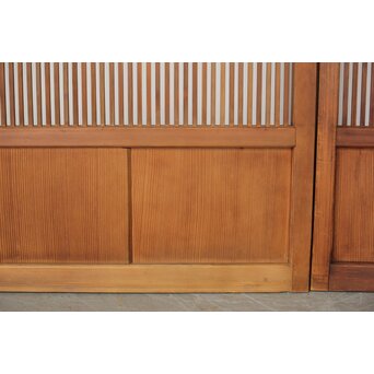 クリアガラス格子戸 4枚1組　L1086YD 腰板は3枚の板が　段違いになっているしゃれたデザイン