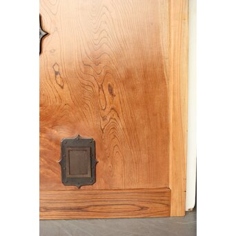 上杢 欅一枚板蔵戸　W093Y 