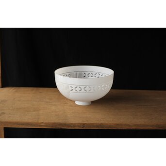 古手 乳白色ガラス被切子電笠　A070 