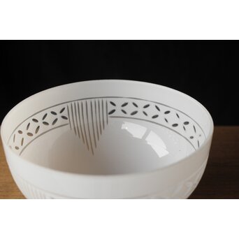 古手 乳白色ガラス被切子電笠　A070 