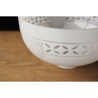 古手 乳白色ガラス被切子電笠　A070 