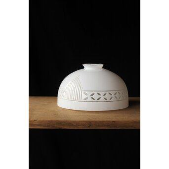 古手 乳白色ガラス被切子電笠　A070