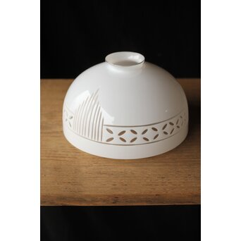 古手 乳白色ガラス被切子電笠　A070 