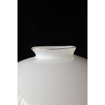 古手 乳白色ガラス被切子電笠　A070 