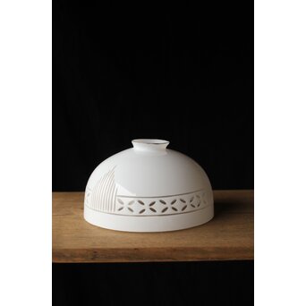 古手 乳白色ガラス被切子電笠　A070 