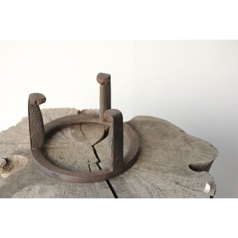 大西清右衛門 作 鉄製 鴨爪炉五徳 共箱　M356 