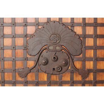 肉厚 巾着金具格子蔵戸　W097 巾着金具の出来も良いです