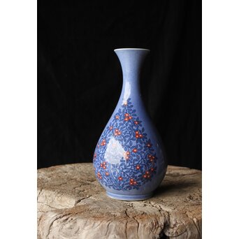 十三代 今泉今右衛門 色鍋島吹墨草花文花瓶 共箱　P346 