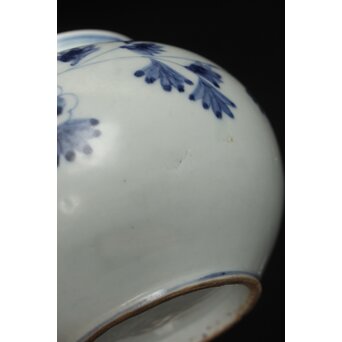 李朝中期 官窯廣州窯 分院里手 染付牡丹文壷【壺中居】解説書/貼紙　P352 