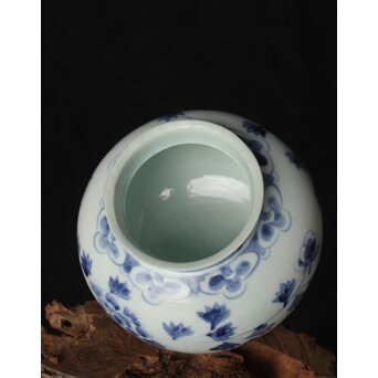 李朝中期 官窯廣州窯 分院里手 染付牡丹文壷【壺中居】解説書/貼紙　P352 