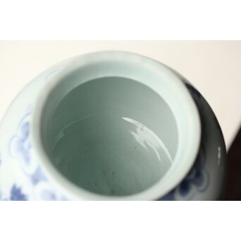 李朝中期 官窯廣州窯 分院里手 染付牡丹文壷【壺中居】解説書/貼紙　P352 