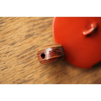 堆漆 根付 緒締め 煙管口　Q334 