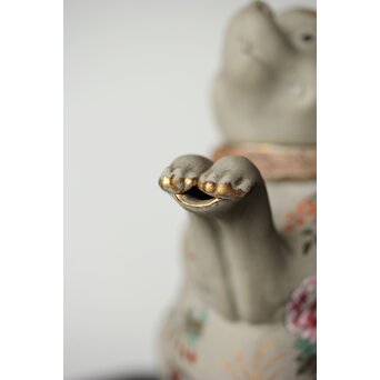 明治萬古 堀友直造 白泥色絵犬型 急須　P364 ここから湯が出ます