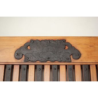 総欅 重金具格子蔵戸　W114Y 彫金が施された部分も