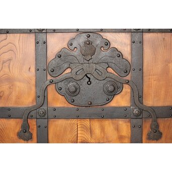 総欅 重金具格子蔵戸　W114Y 巾着金具も個性的