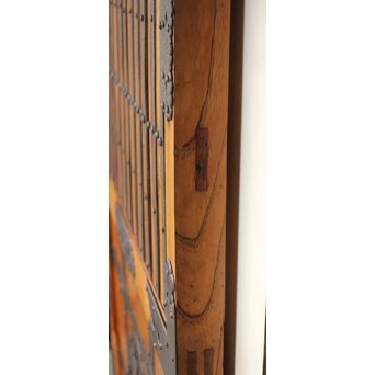 総欅 重金具格子蔵戸　W114Y 数センチ反っている様子