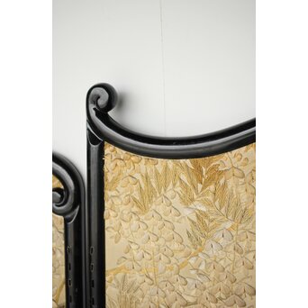 意匠明治刺繍 三枚屏風　Z425 