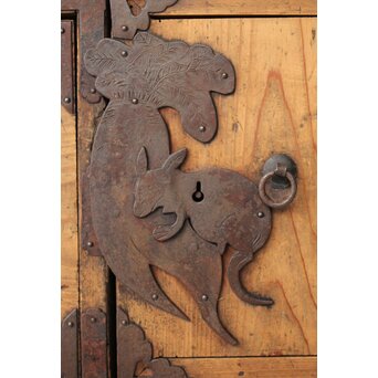 特殊金具 杉の衣装箪笥　C409 