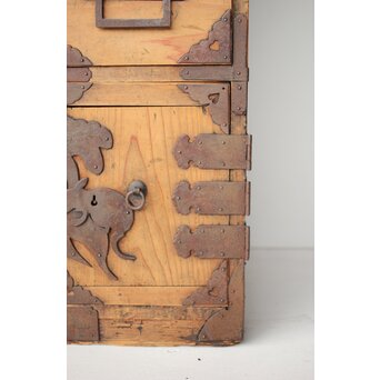 特殊金具 杉の衣装箪笥　C409 