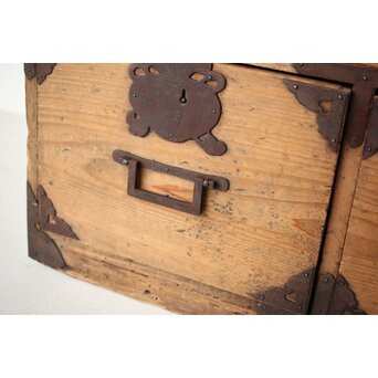 特殊金具 杉の衣装箪笥　C409 