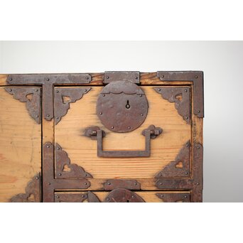 特殊金具 杉の衣装箪笥　C409 