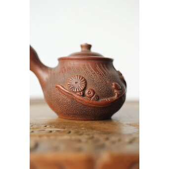 聴松園 米和亭造 竹根意 船乗図 朱泥急須　P418 