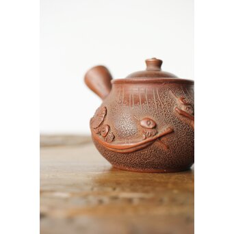 聴松園 米和亭造 竹根意 船乗図 朱泥急須　P418 