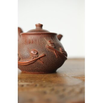 聴松園 米和亭造 竹根意 船乗図 朱泥急須　P418 