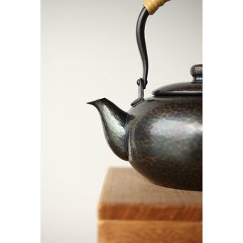 玉川堂 荒肌銅製急須 鎚起銅 小湯沸 共箱　M378 