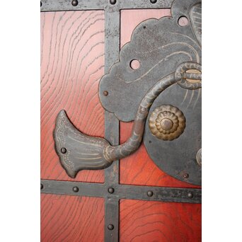 巾着金具 朱格子蔵戸　W118 鉄升格子も良いデザイン