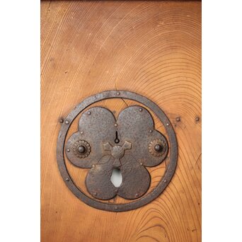 総欅格子蔵戸　W119 家紋でしょうか　黒が映えます