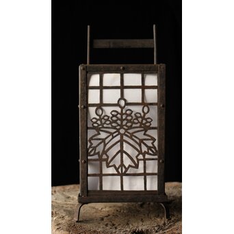 古鉄 桐紋行燈/灯籠　M386 雰囲気を伝えるため　障子を一部入れてみました