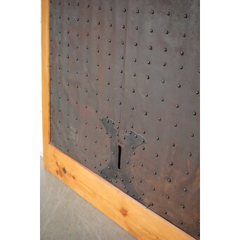 幅広 栗と鉄の蔵戸　W126YD 