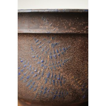 鉄仏餉鉢風 鉄打出 羊歯七宝瓶掛 M387 