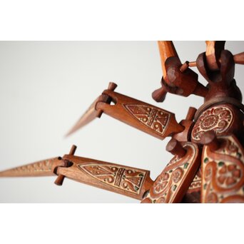 アイヌ工芸 自在木彫 天牛　X429 