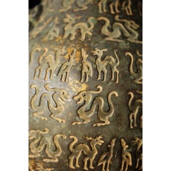 銕仙作 青銅器意 鳥獣地紋花瓶　M391 