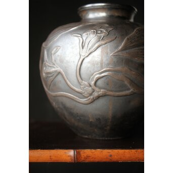 在銘 蘭 純銀打出花瓶　M393 