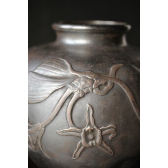 在銘 蘭 純銀打出花瓶　M393 