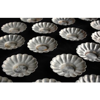 唐物 菊型厚手錫 茶托 20枚　M398 