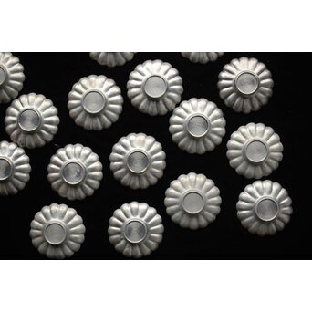 唐物 菊型厚手錫 茶托 20枚　M398 