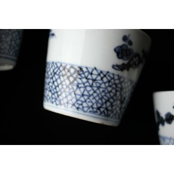 松竹梅 氷裂地紋 染付古伊万里猪口 四客　P449 