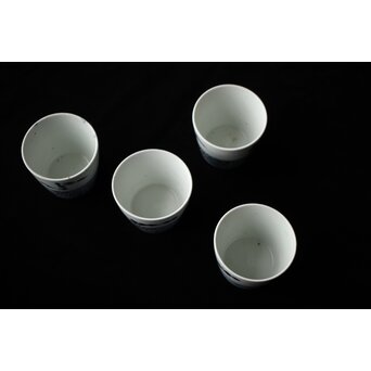 松竹梅 氷裂地紋 染付古伊万里猪口 四客　P449 