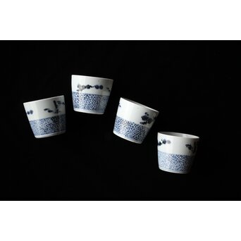 松竹梅 氷裂地紋 染付古伊万里猪口 四客　P449