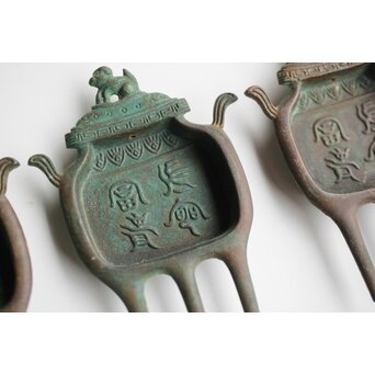 富貴長春 香炉型引手 四個　M405 