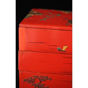 琉球王朝時代 堆錦 朱漆山水楼閣段重　Q353 