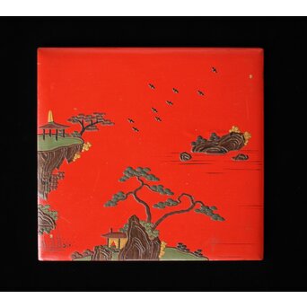 琉球王朝時代 堆錦 朱漆山水楼閣段重　Q353 