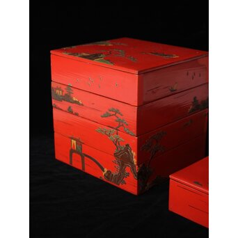 琉球王朝時代 堆錦 朱漆山水楼閣段重　Q353 